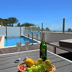 Prázdninový dům Deluxe With Pool By Homing