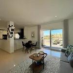 Deluxe With Pool By Homing