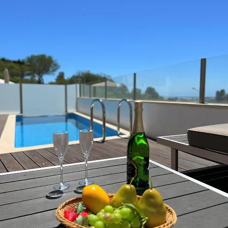 Semesterbostad Deluxe With Pool By Homing