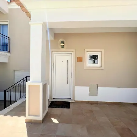 Deluxe With Pool By Homing Casa vacanze *