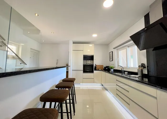 Deluxe With Pool By Homing Ferienhaus Albufeira