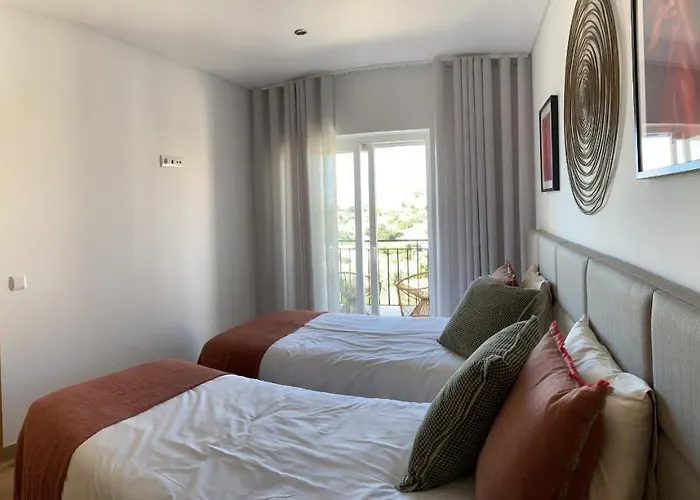 Deluxe With Pool By Homing