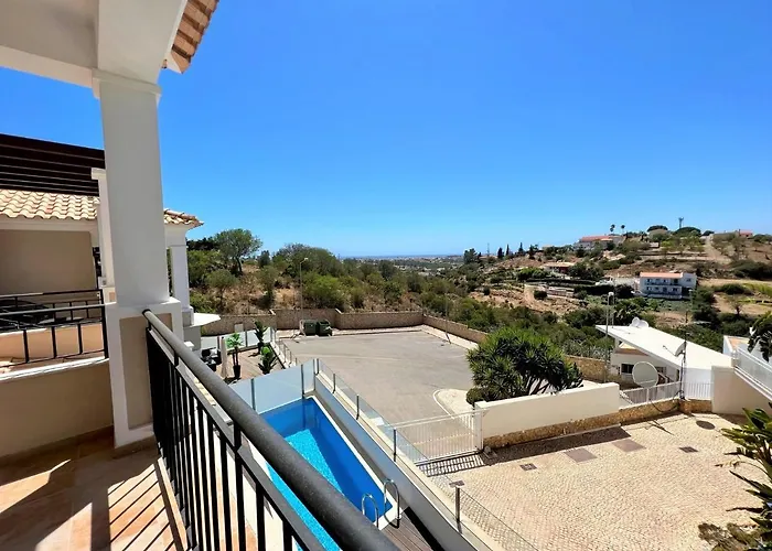 Deluxe With Pool By Homing Ferienhaus Albufeira