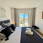 بيت للعطل Deluxe With Pool By Homing