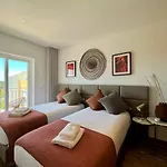 Deluxe With Pool By Homing *